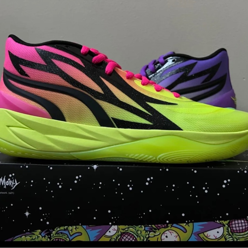 La melo ball Rick and morty size 6.5.men super rare!!